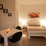 2 Apartment *