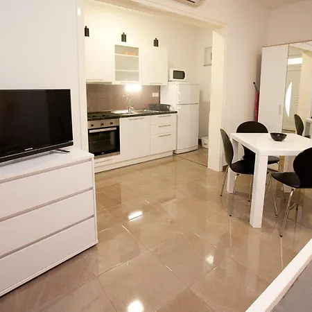 Apartament 2 *