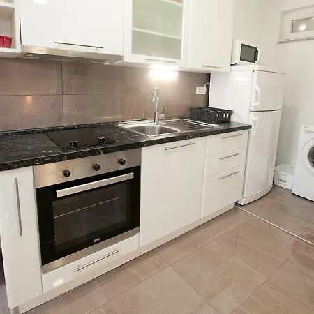 Apartament 2 *